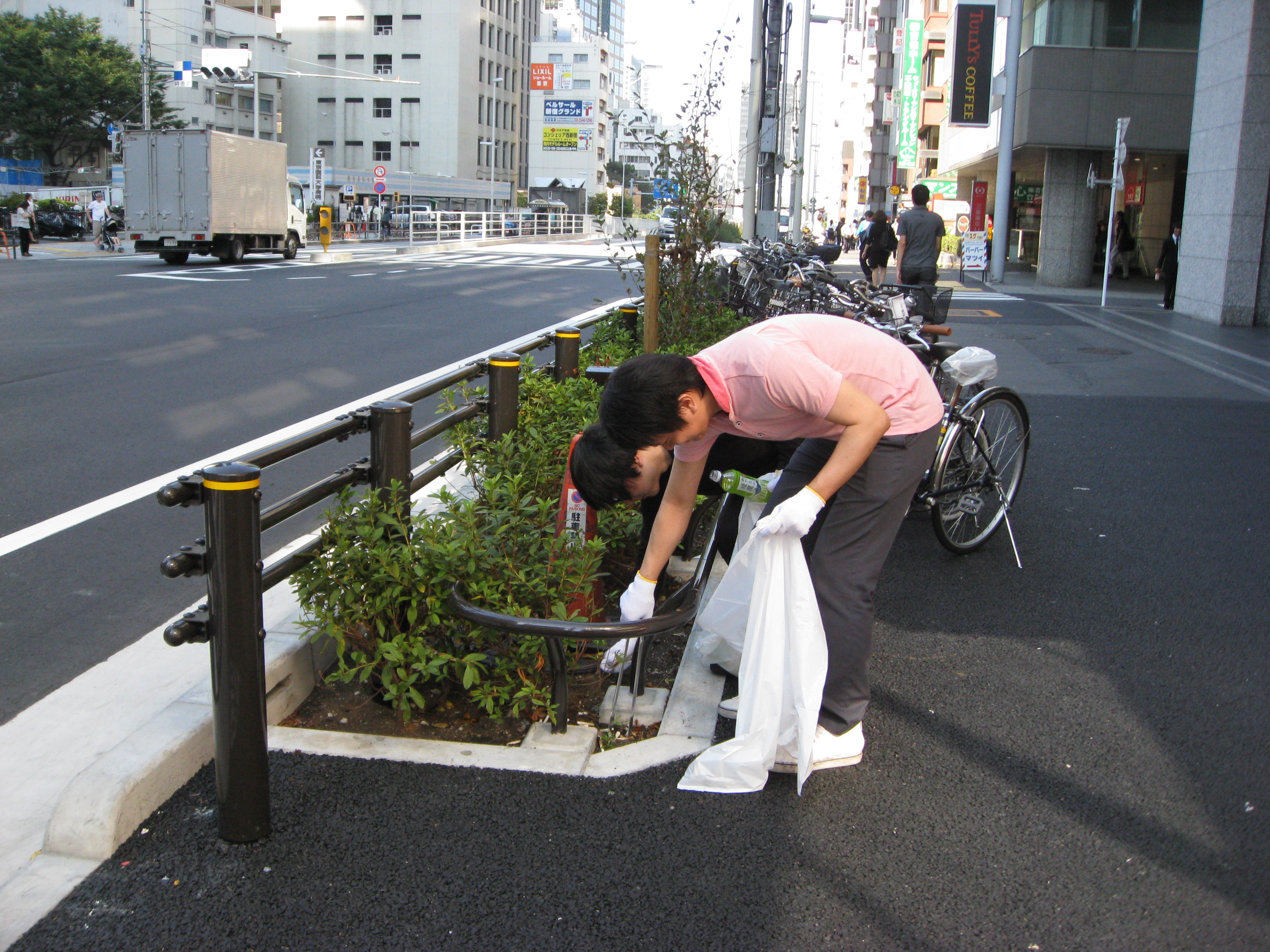 公共道路の清掃模様